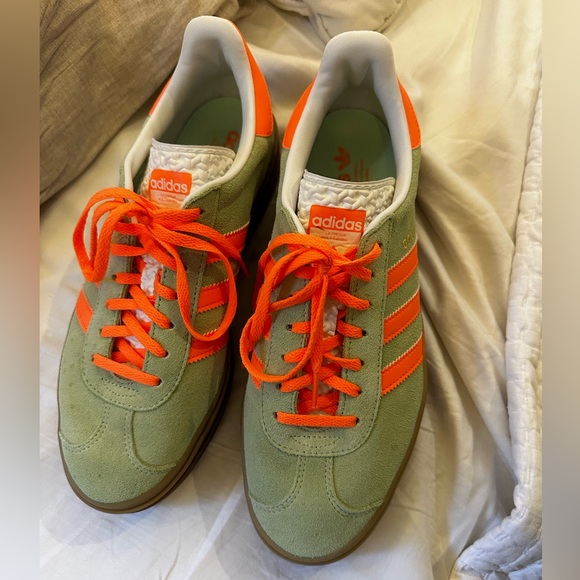 Adidas Gazelle Bold Shoes. Size 10. Green with orange stripes - Picture 3 of 12
